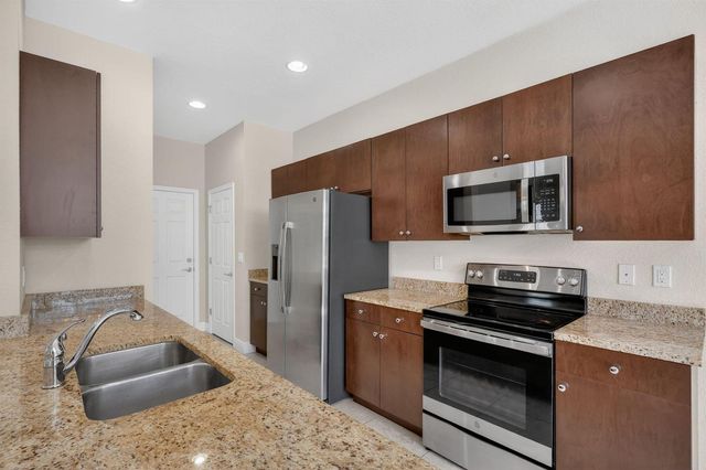 1609 NW Cataluna Circle, Port St. Lucie, FL 34986