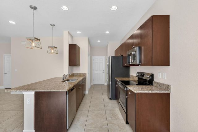 1609 NW Cataluna Circle, Port St. Lucie, FL 34986