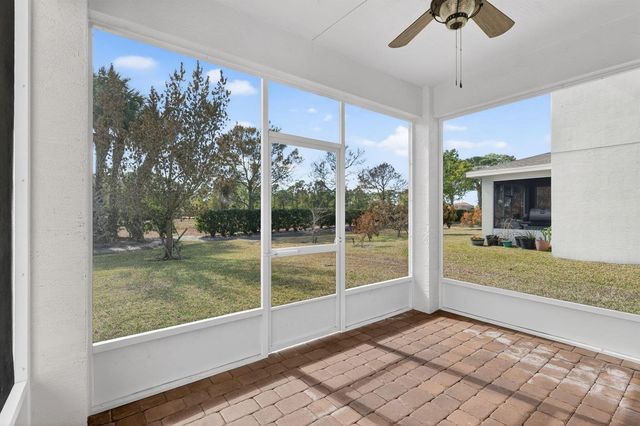 1609 NW Cataluna Circle, Port St. Lucie, FL 34986