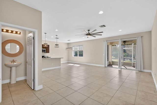 1609 NW Cataluna Circle, Port St. Lucie, FL 34986