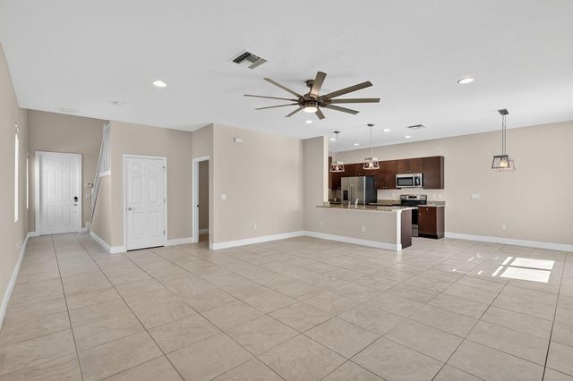 1609 NW Cataluna Circle, Port St. Lucie, FL 34986