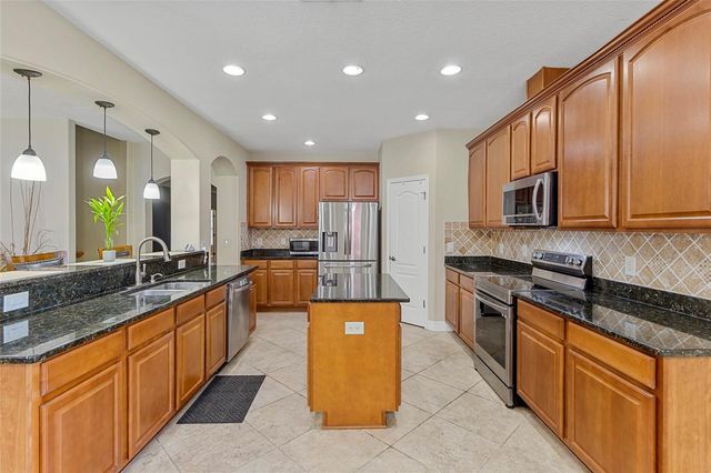 1945 ABBEY RIDGE DRIVE, Dover, FL 33527
