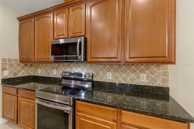 1945 ABBEY RIDGE DRIVE, Dover, FL 33527