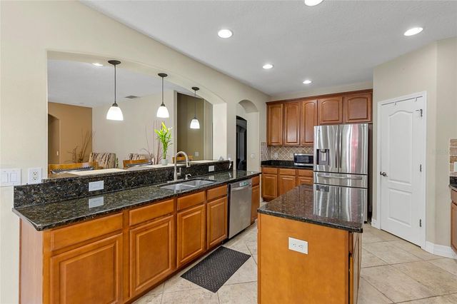 1945 ABBEY RIDGE DRIVE, Dover, FL 33527