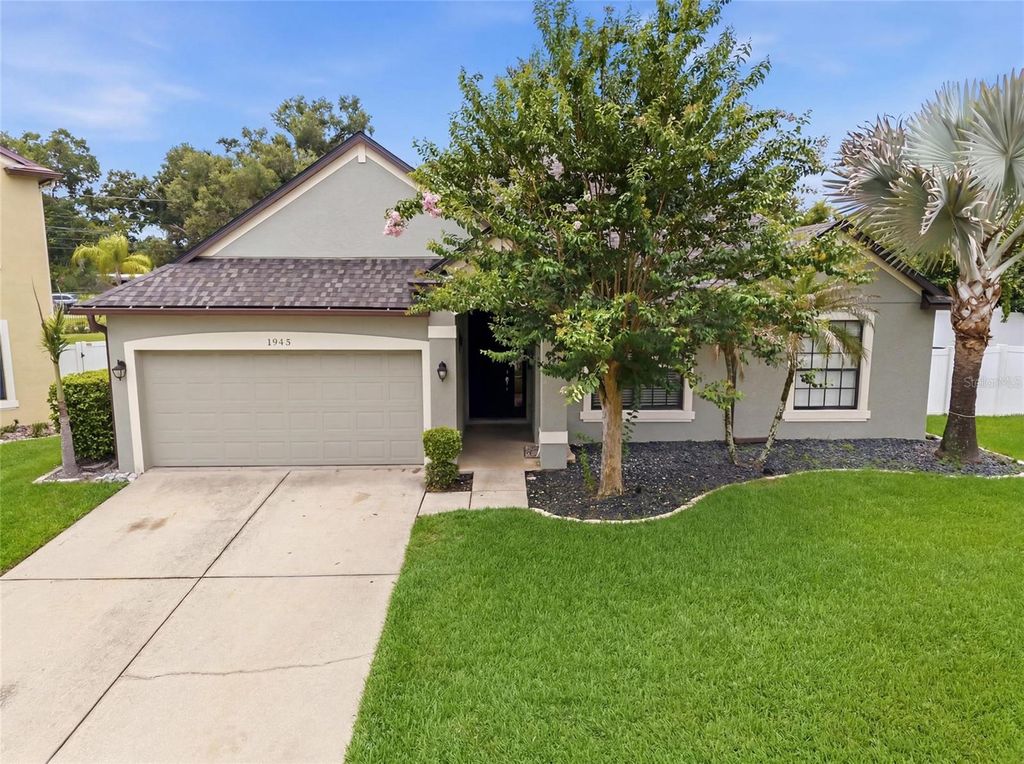 1945 ABBEY RIDGE DRIVE, Dover, FL 33527