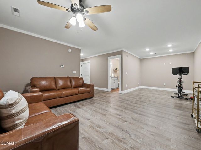 2068 Highpoint Lane, Sevierville, TN 37876