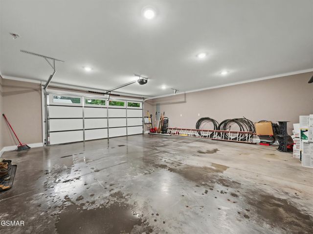 2068 Highpoint Lane, Sevierville, TN 37876