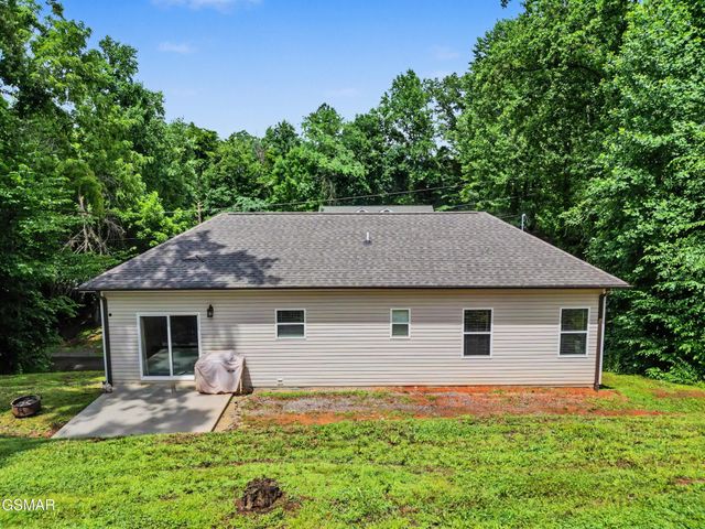 2068 Highpoint Lane, Sevierville, TN 37876