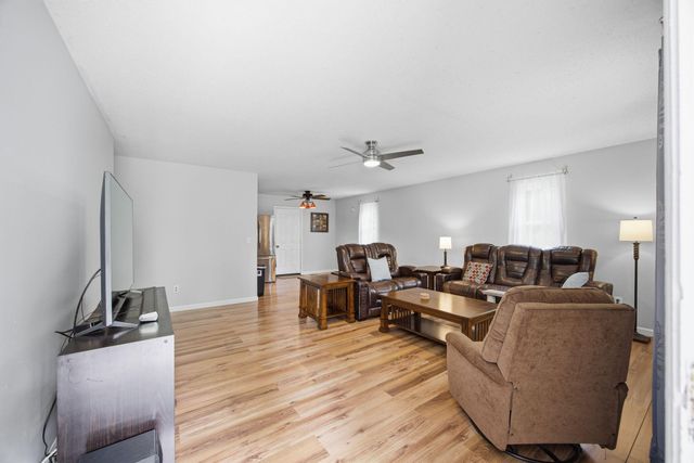 45 Redd Road, Rossville, GA 30741
