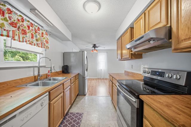 45 Redd Road, Rossville, GA 30741