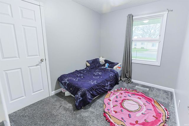 2122 N Elmer Street, South Bend, IN 46628