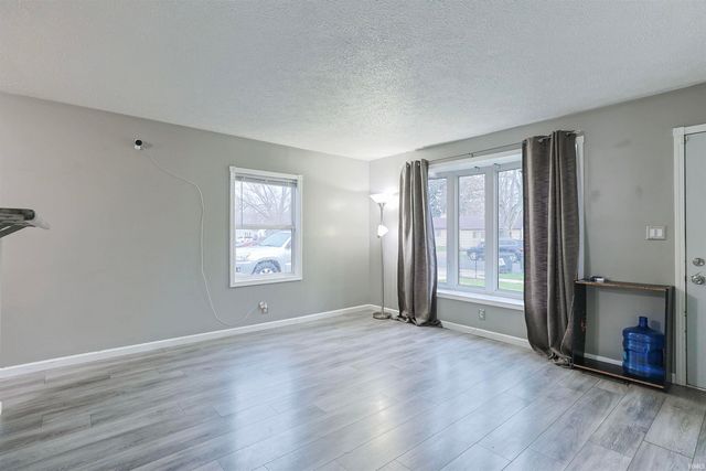 2122 N Elmer Street, South Bend, IN 46628