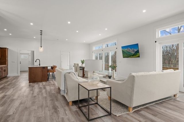 22 Woodbury St, Gloucester, MA 01930
