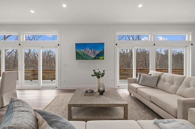 22 Woodbury St, Gloucester, MA 01930