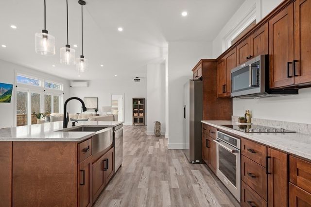 22 Woodbury St, Gloucester, MA 01930