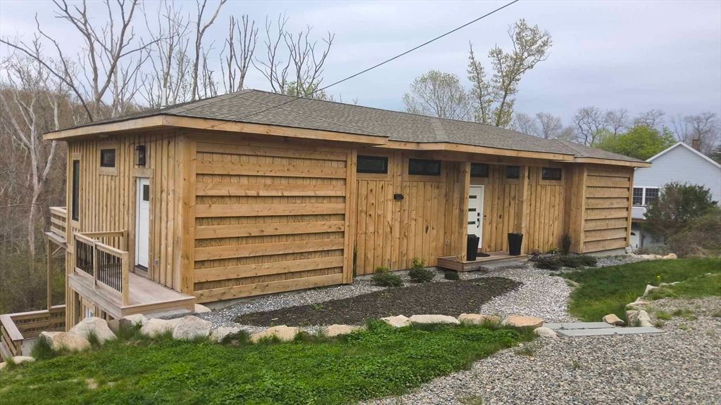 22 Woodbury St, Gloucester, MA 01930
