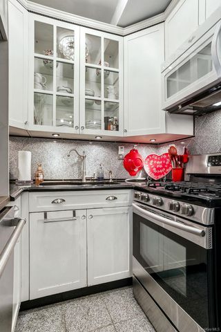 80 E Hartsdale Avenue 101, Hartsdale, NY 10530