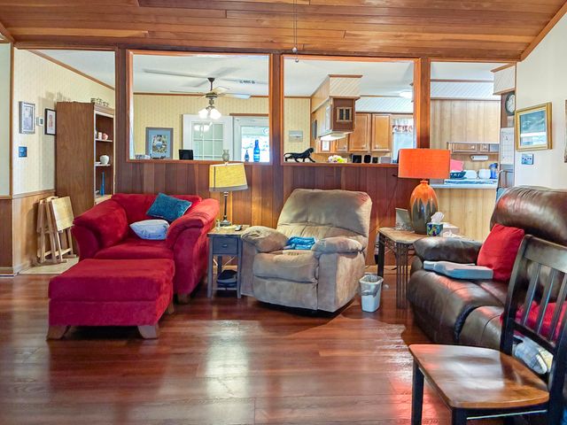 721 S Lightner Ave, Iowa, LA 70647