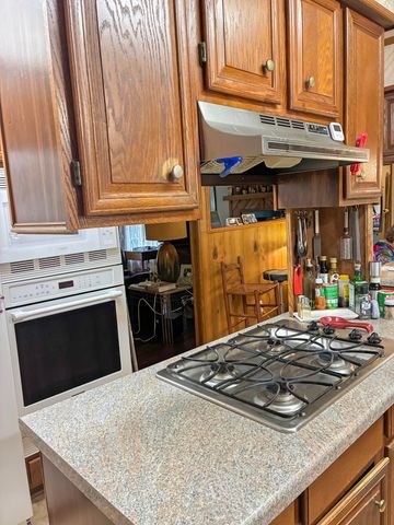 721 S Lightner Ave, Iowa, LA 70647