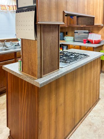 721 S Lightner Ave, Iowa, LA 70647