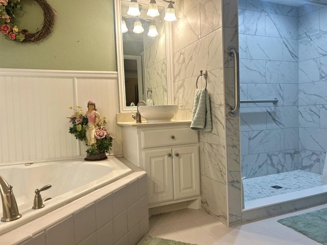 111 Country Oaks Drive, Malvern, AR 72104