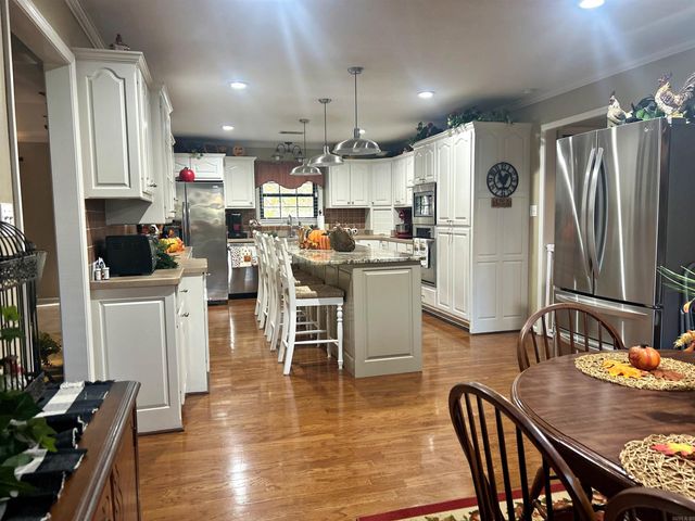 111 Country Oaks Drive, Malvern, AR 72104