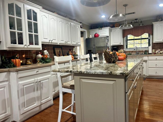 111 Country Oaks Drive, Malvern, AR 72104