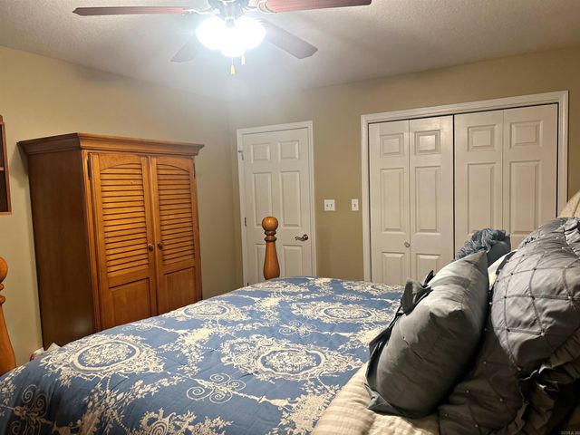 111 Country Oaks Drive, Malvern, AR 72104