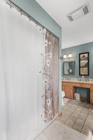 N106W14764 Harrison CIRCLE, Germantown, WI 53022