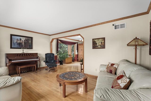 N106W14764 Harrison CIRCLE, Germantown, WI 53022