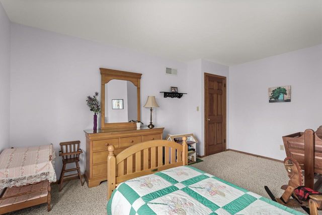 N106W14764 Harrison CIRCLE, Germantown, WI 53022