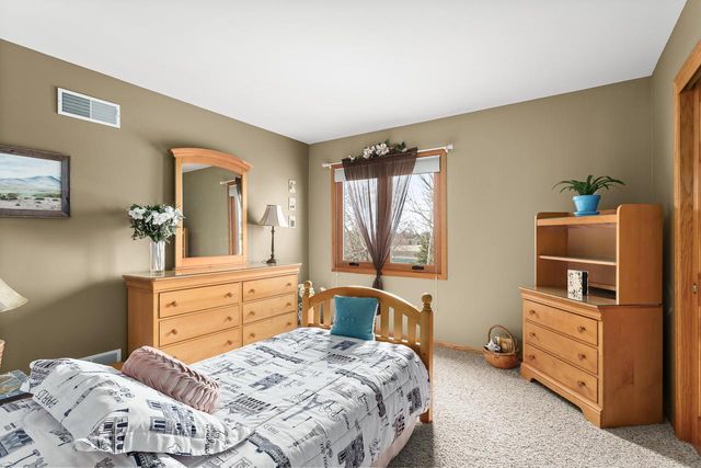 N106W14764 Harrison CIRCLE, Germantown, WI 53022