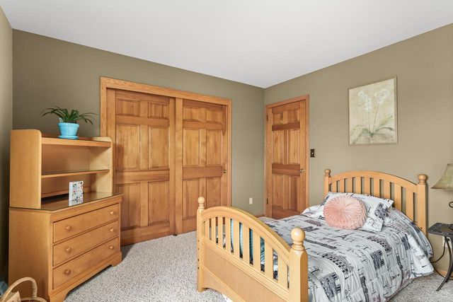 N106W14764 Harrison CIRCLE, Germantown, WI 53022