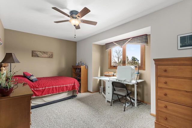 N106W14764 Harrison CIRCLE, Germantown, WI 53022