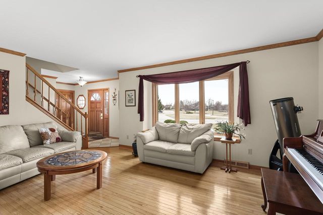 N106W14764 Harrison CIRCLE, Germantown, WI 53022