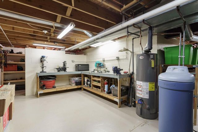 N106W14764 Harrison CIRCLE, Germantown, WI 53022