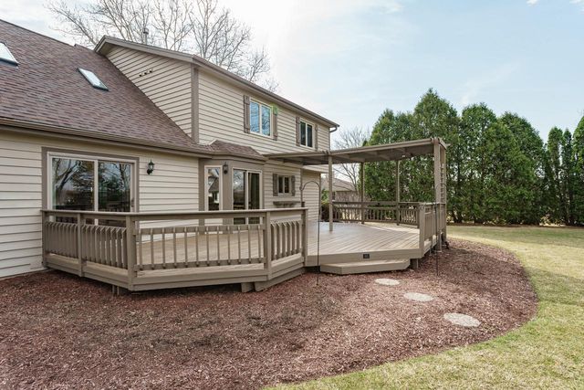 N106W14764 Harrison CIRCLE, Germantown, WI 53022