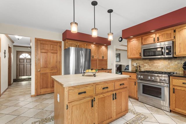 N106W14764 Harrison CIRCLE, Germantown, WI 53022