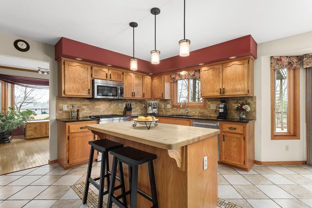 N106W14764 Harrison CIRCLE, Germantown, WI 53022