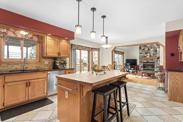 N106W14764 Harrison CIRCLE, Germantown, WI 53022