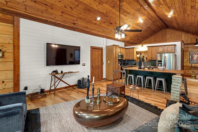 619 Leisure Lane, Burnsville, NC 28714