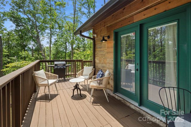 619 Leisure Lane, Burnsville, NC 28714