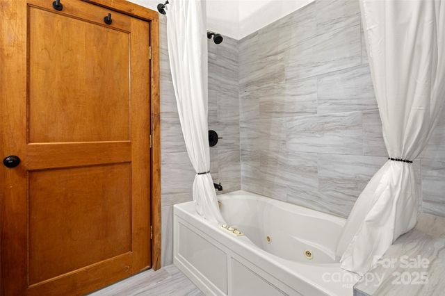 619 Leisure Lane, Burnsville, NC 28714