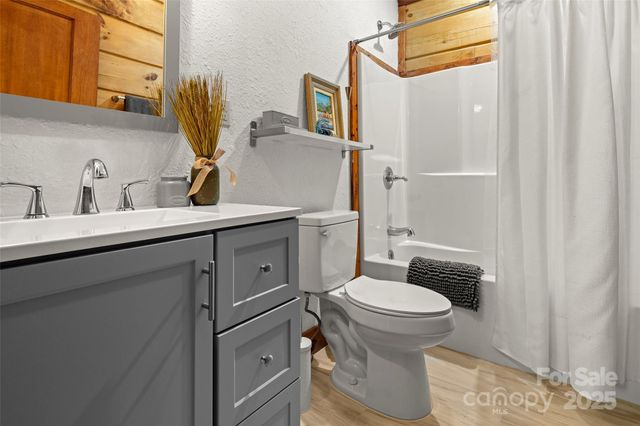 619 Leisure Lane, Burnsville, NC 28714