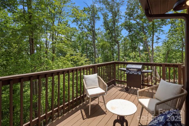 619 Leisure Lane, Burnsville, NC 28714