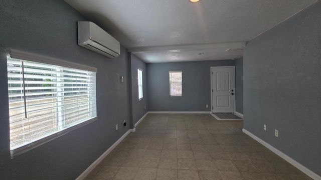 1632 11th Ave, Olivehurst, CA 95961