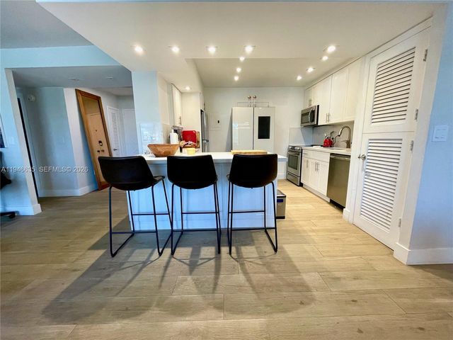 9800 W Bay Harbor Dr 404, Bay Harbor Islands, FL 33154