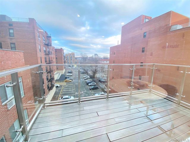 42-23 Parsons Boulevard 1E, Flushing, NY 11355