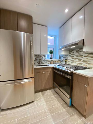 42-23 Parsons Boulevard 1E, Flushing, NY 11355
