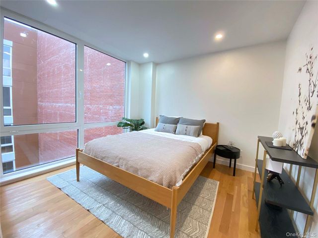 42-23 Parsons Boulevard 1E, Flushing, NY 11355